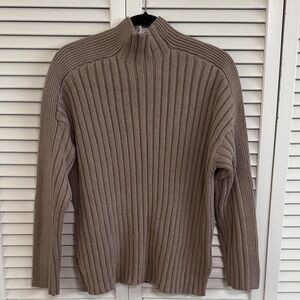 NWOT Abercrombie & Fitch Ribbed Mock-Neck Turtleneck Sweater in Taupe